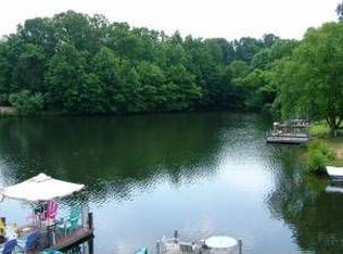 2019 Lakewinds Dr, Reston, VA 20191