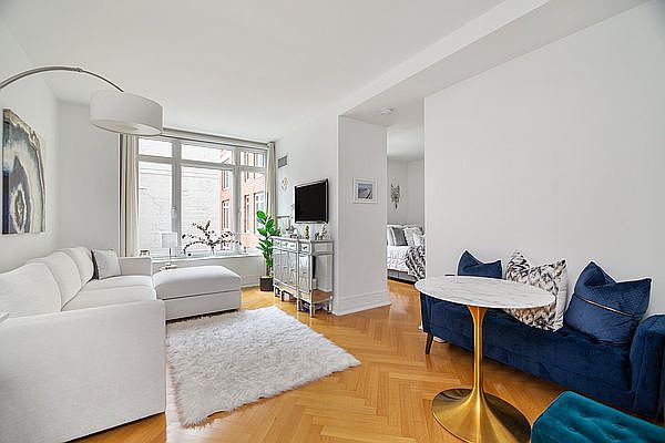 1st image of 205 E 85th St APT 4A