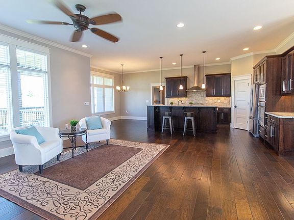 4th image of 1100 Lesmer Ct