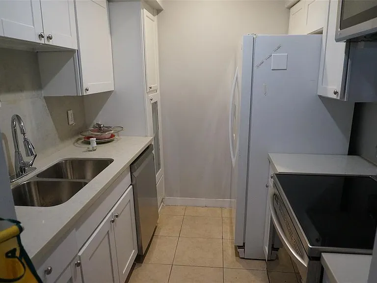 8427 Hearth Dr #6 — Photo 1