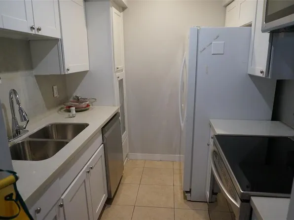 8427 Hearth Dr APT 6, Houston, TX 77054