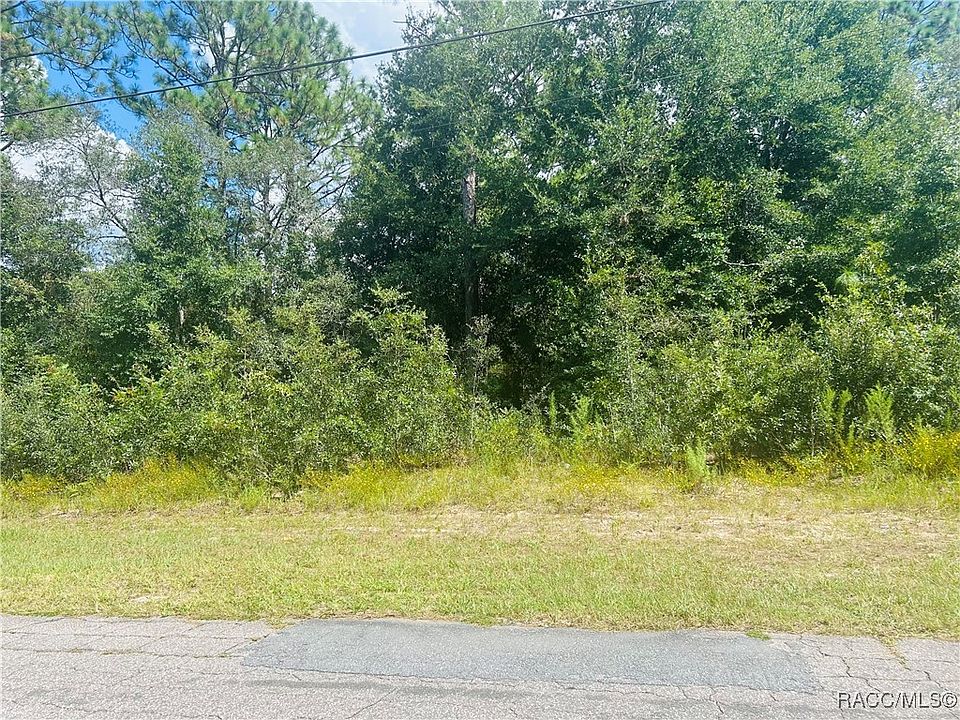 2nd image of 8141 N Sarazen Dr