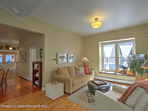 5th image of 1014 Blake Ave