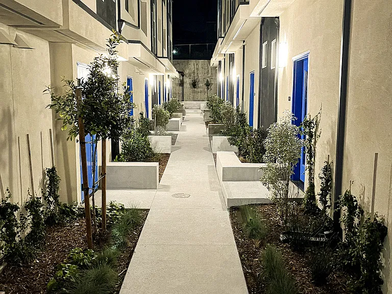 South Park Place — Photo 2