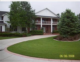1st image of 700 Bluegrass Dr W