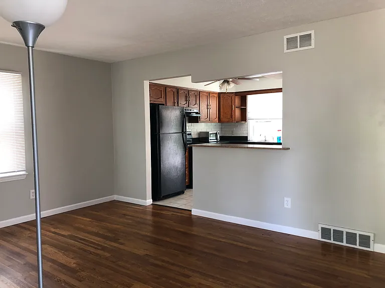 13603 Kirton Ave — Photo 8