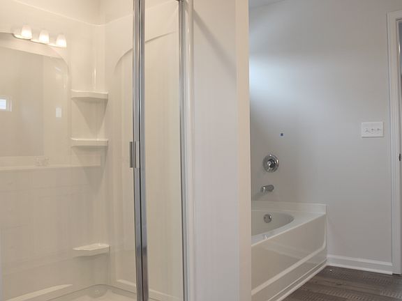 4th image of 85 Softwood Ct