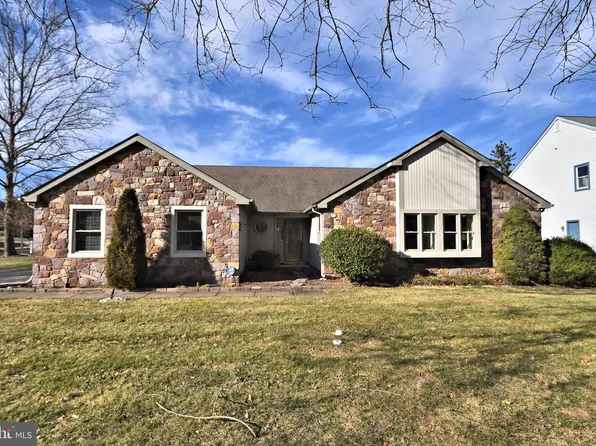 3 Jasmine Ct, Newtown, PA 18940