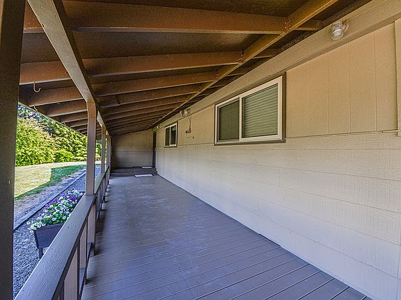 3rd image of 27340 Parkdale Rd