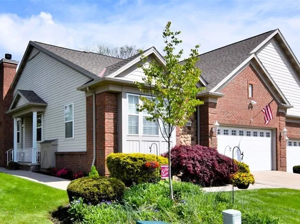 2997 Country Club Ln, Twinsburg, OH 44087
