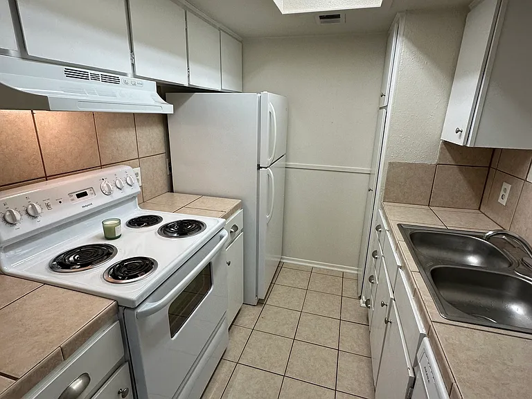 3121 Johnston St #114 — Photo 15