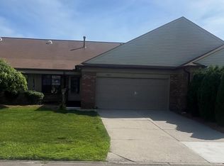20611 Pine Meadow Dr, Clinton Township, MI