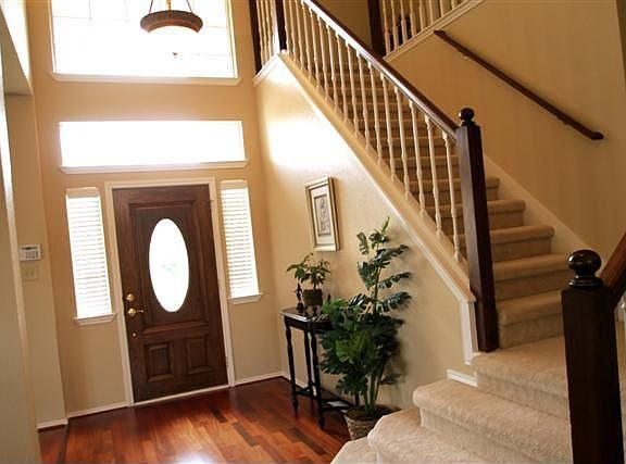 4th image of 1421 Newbury Ln