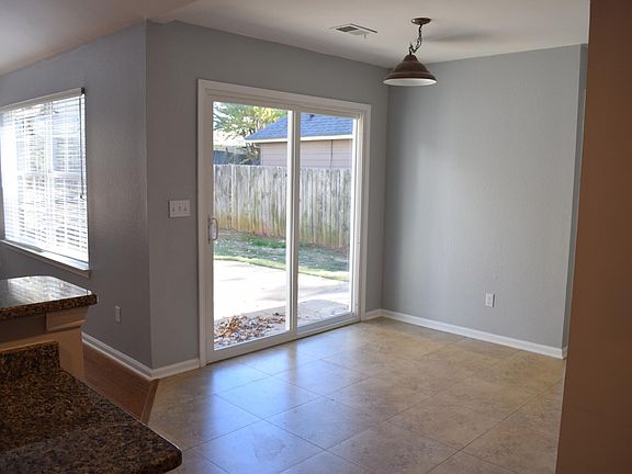Breakfast area and patio