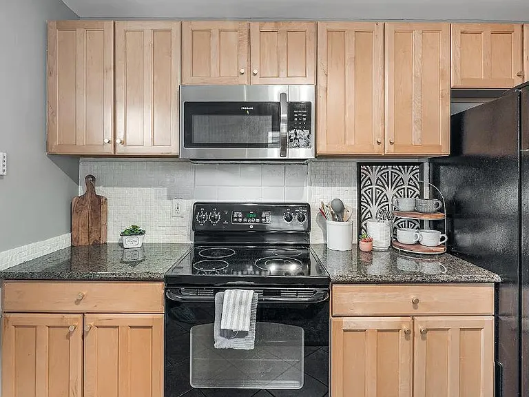 400 Martin St — Photo 11