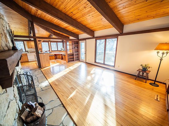 3rd image of 6835 Buckthorn Dr NW