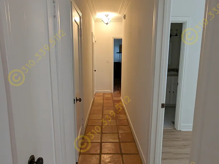 118 S Camden Dr #D — Photo 5