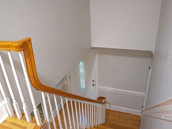 2nd image of 219 River Oak Dr
