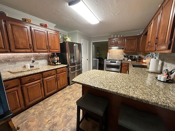 5th image of 66 Deerfield Ct
