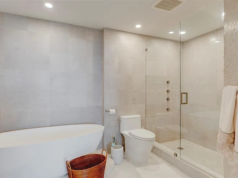 4240 Galt Ocean Dr #1006 — Photo 16