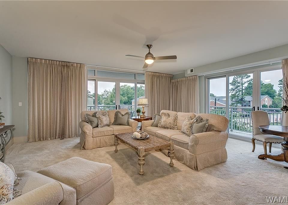 1st image of 1018 Hackberry Ln Unit 100