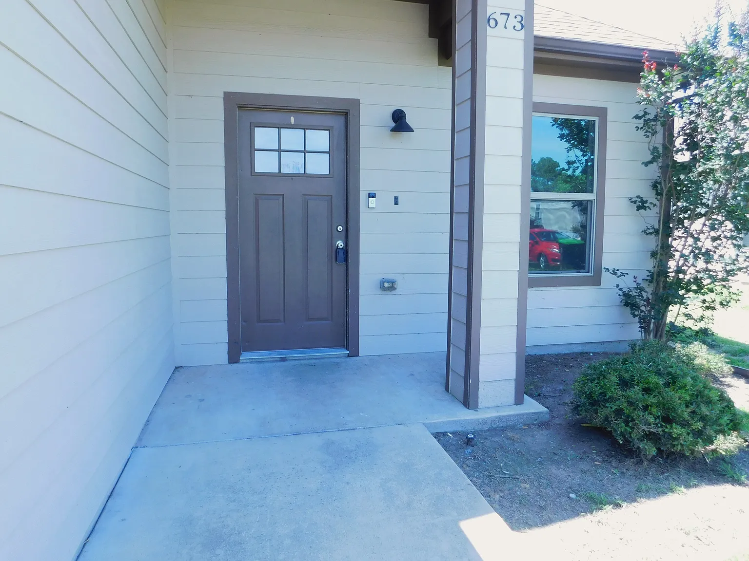 3 bed, 1220 sqft, $1,700 — Photo 3