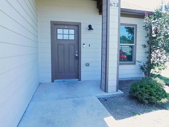 3rd image of 673 Copenhavr St