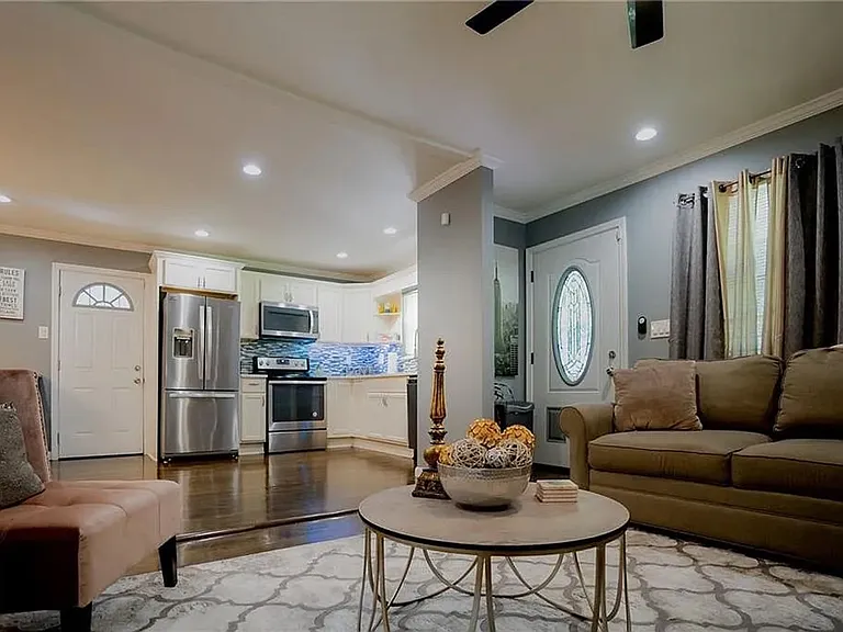 3052 Browns Mill Rd SE — Photo 8