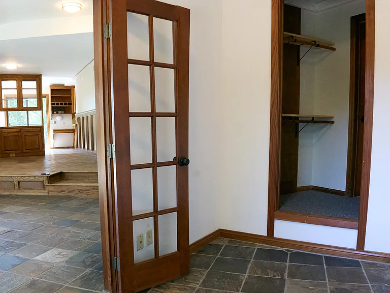 397 Loftyhill Dr — Photo 8