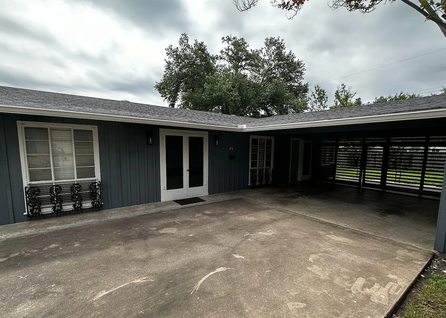 3 bed, 1410 sqft, $2,300 — Photo 3