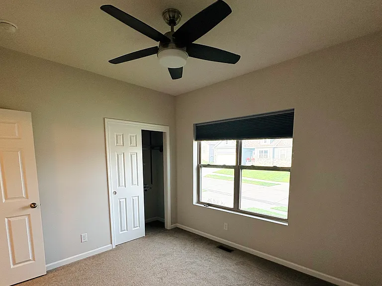 4716 N 210th Ave — Photo 13