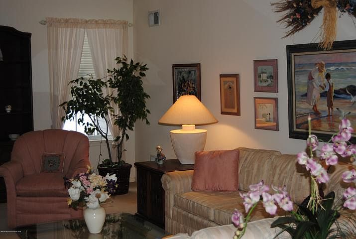 1st image of 899A Stratford Ct