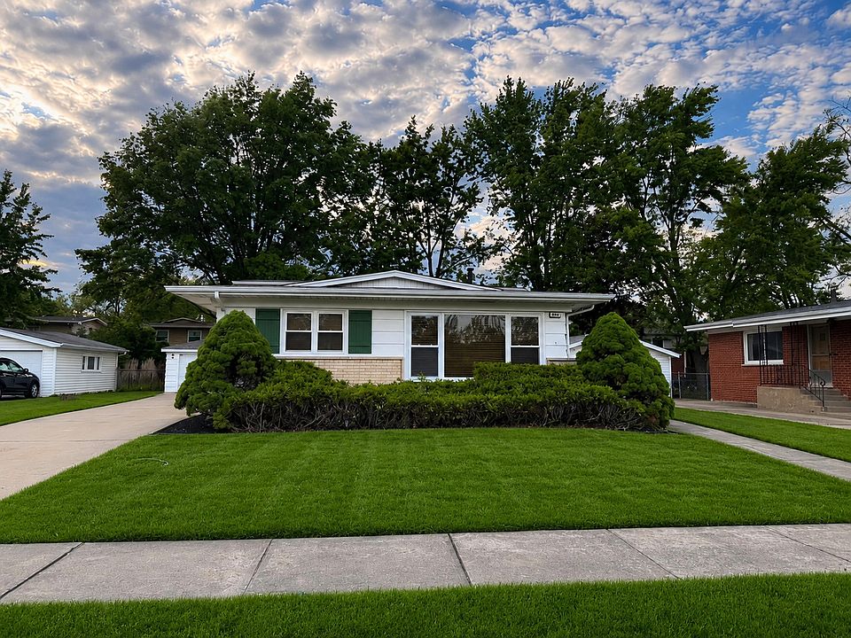 1st image of 244 N Park Dr