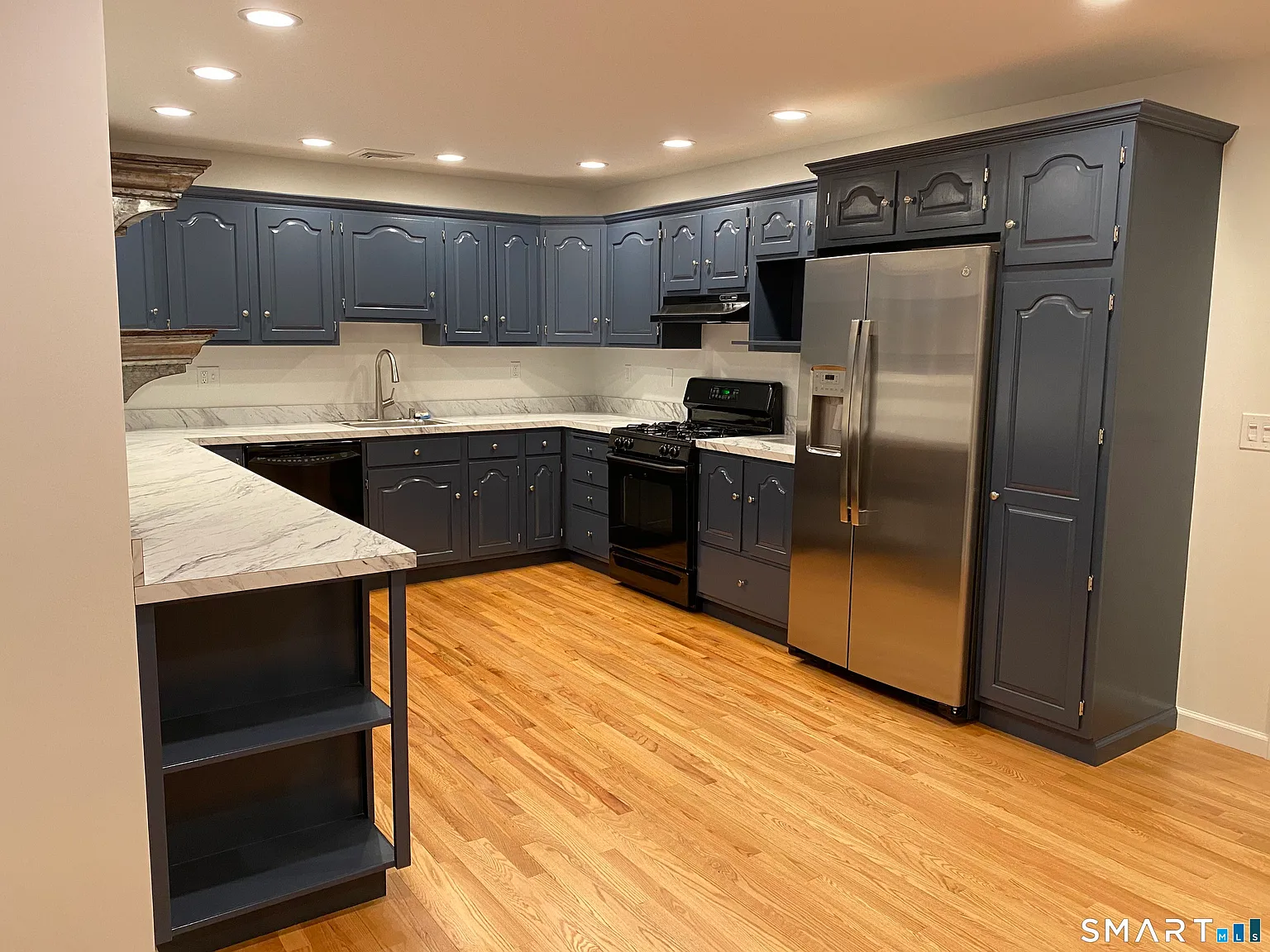 4 bed, 2.0 bath, 2700 sqft, $6,500 — Photo 3