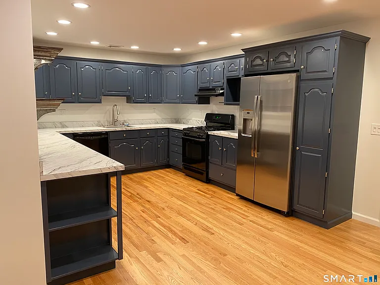 61 Kenilworth Dr W — Photo 3