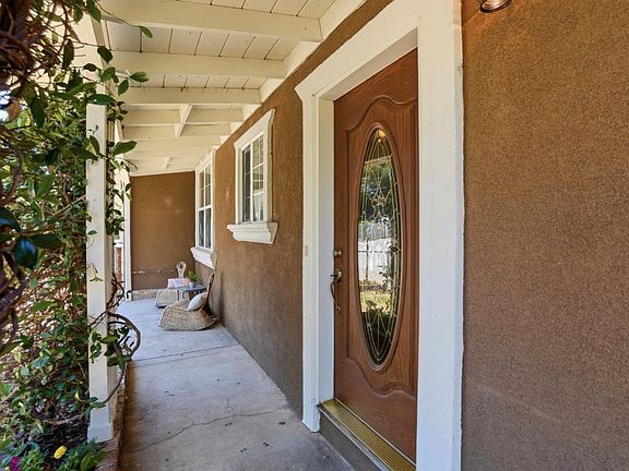 3rd image of 2495 Gloria Way