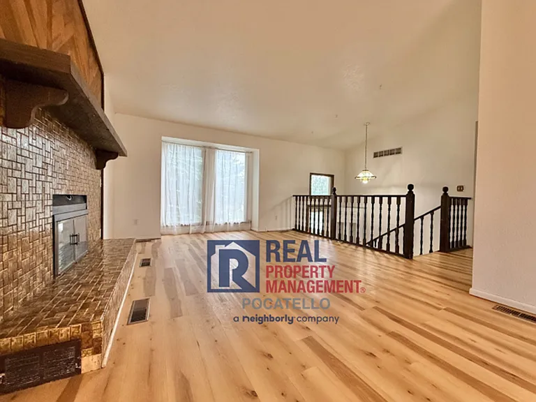 1750 Lancaster St — Photo 9