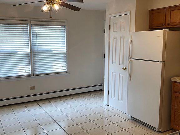 4th image of 10805 S Pulaski Rd APT 8