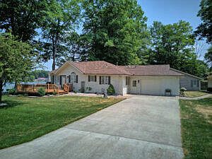 5th image of 8640 Lynwood Ln