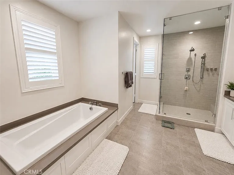 13419 Gardenia Ave — Photo 37