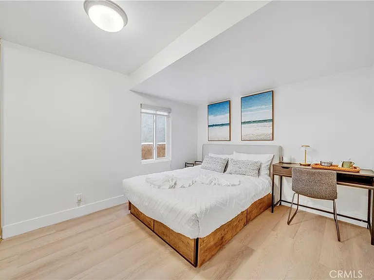 920 W Balboa Blvd — Photo 9