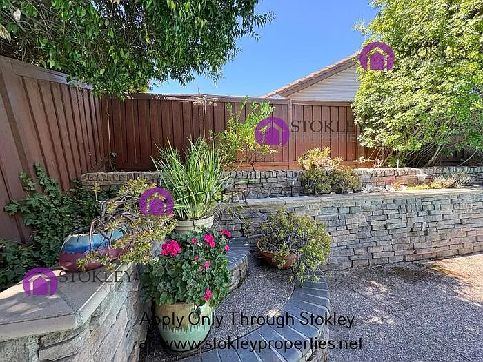 2397 Lake Meadow Cir — Photo 62