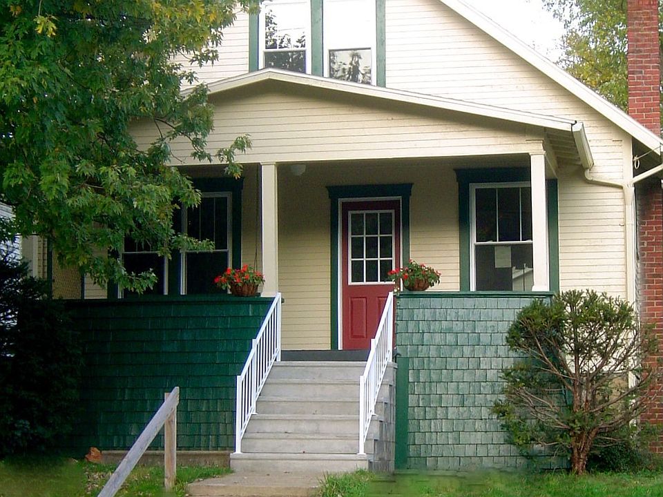 1st image of 926 1/2 E Park Ave