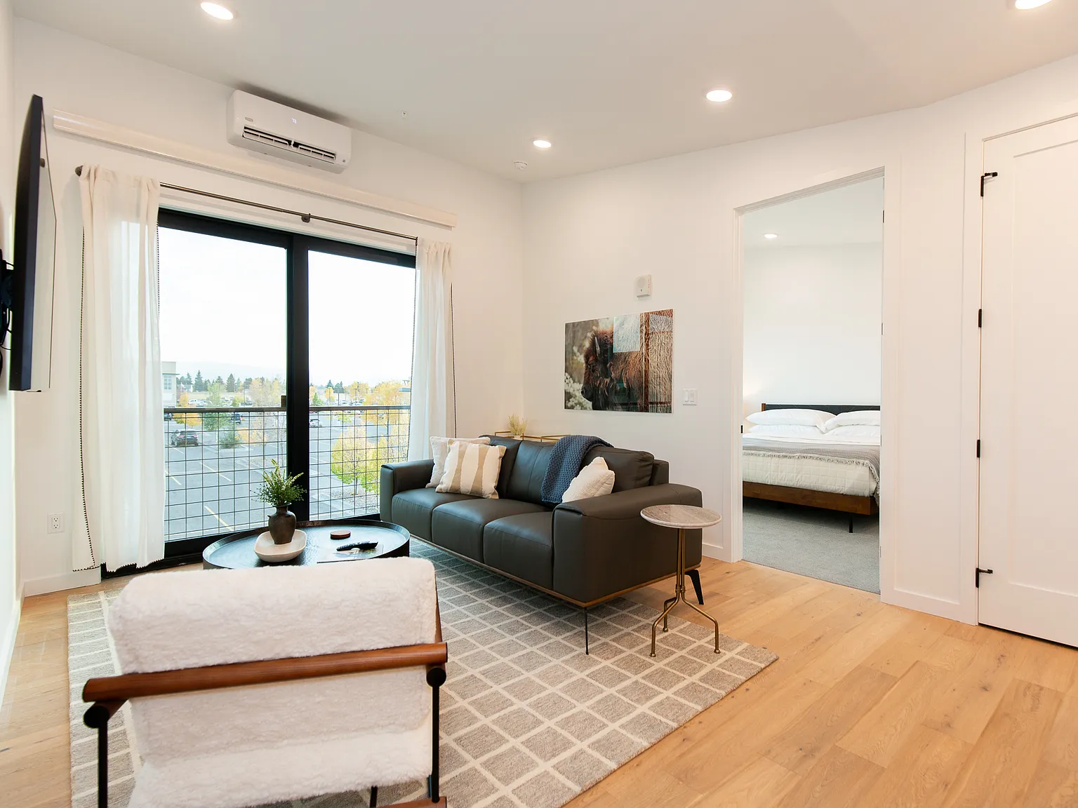 2 bed, $3,500 — Photo 2