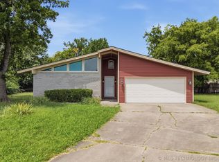 9902 E 28th Pl, Tulsa, OK 74129