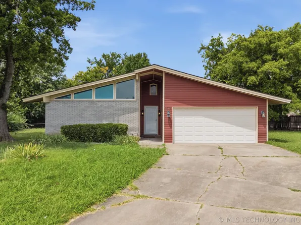 9902 E 28th Pl, Tulsa, OK 74129