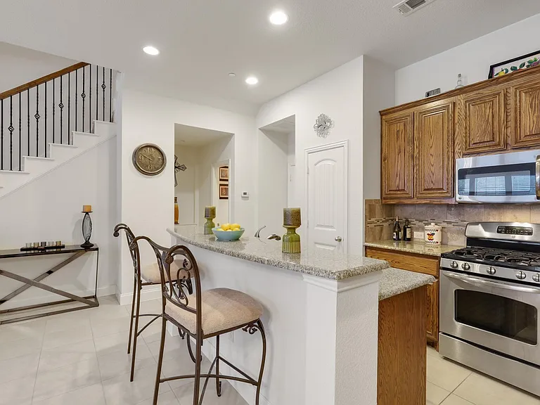5428 Locust Dr — Photo 7