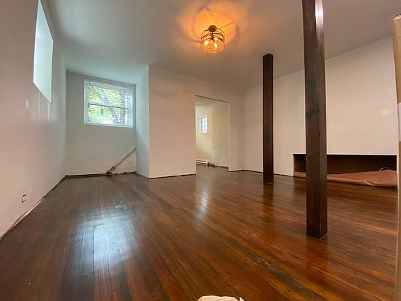 3rd image of 6639 N Greenview Ave