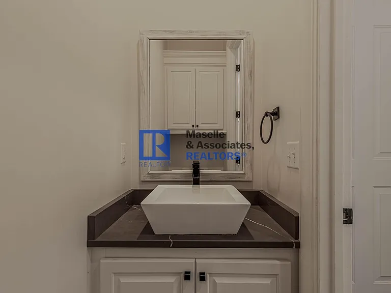 412 Dover Ln — Photo 34