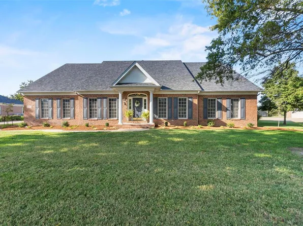 616 Laurelwood Ave, Sikeston, MO 63801